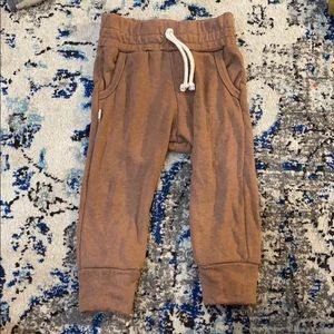 Milk chocolate joggers 18-24